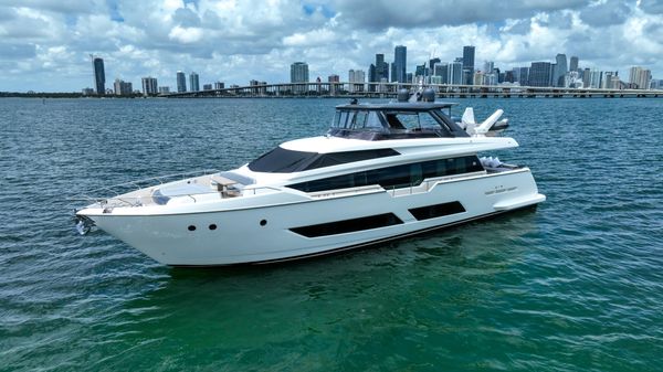 Ferretti Yachts 850 