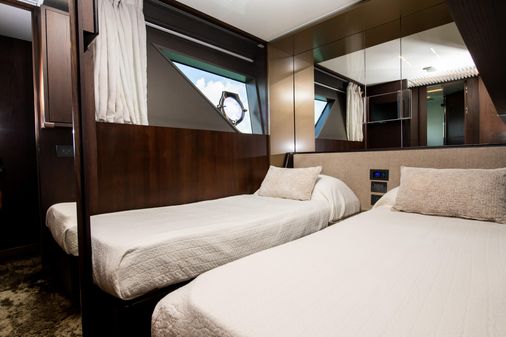 Ferretti Yachts 850 image