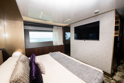 Ferretti Yachts 850 image