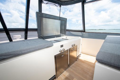 Ferretti Yachts 850 image