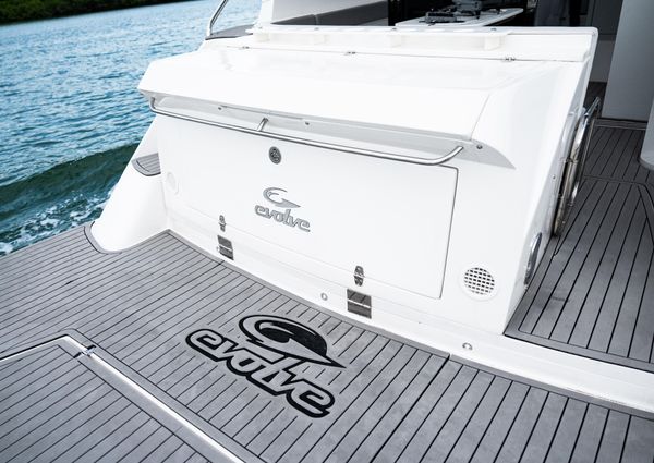 Evolve-yachts 400-OUTBOARD image