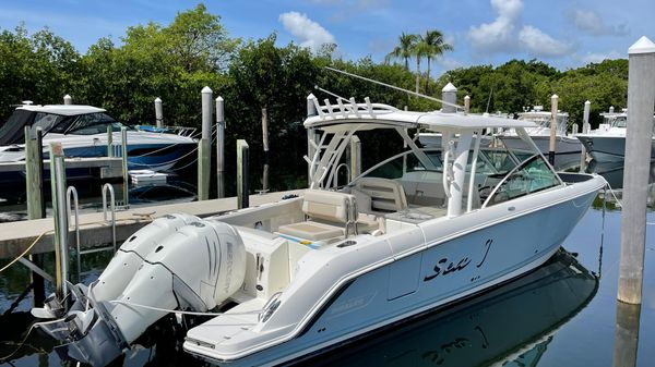 Boston Whaler 320 Vantage