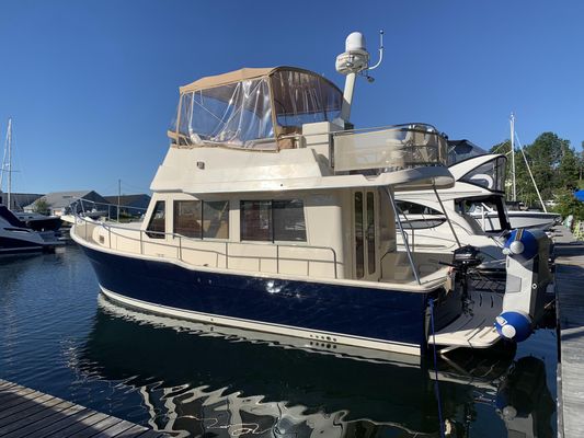 Mainship 34 Trawler - main image