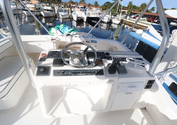 Luhrs 40-CONVERTIBLE image