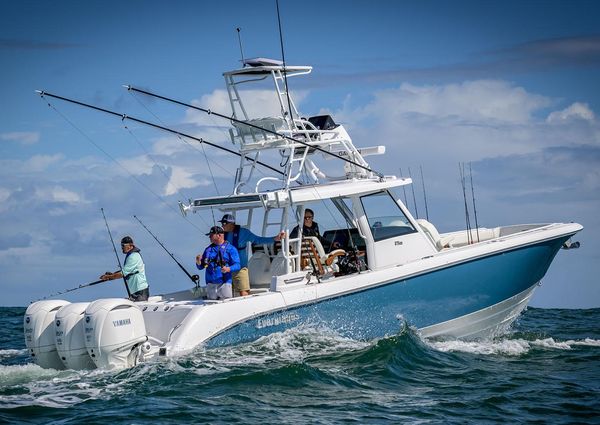 Everglades 375-CENTER-CONSOLE image