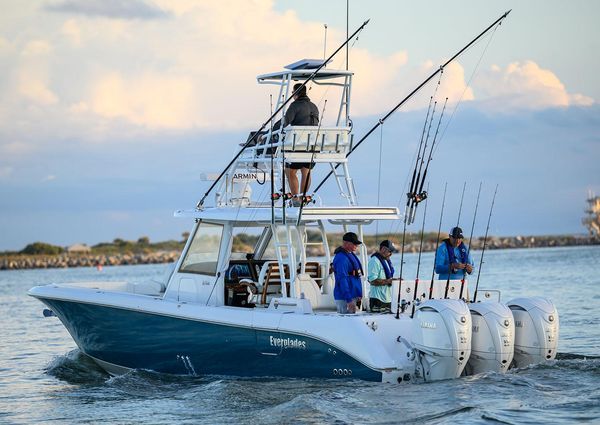 Everglades 375-CENTER-CONSOLE image