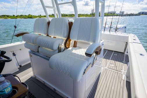 Everglades 375-CENTER-CONSOLE image