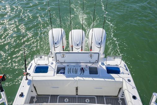 Everglades 375-CENTER-CONSOLE image