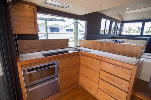 Sundeck Yachts 58 Sport image