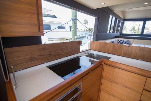 Sundeck Yachts 58 Sport image