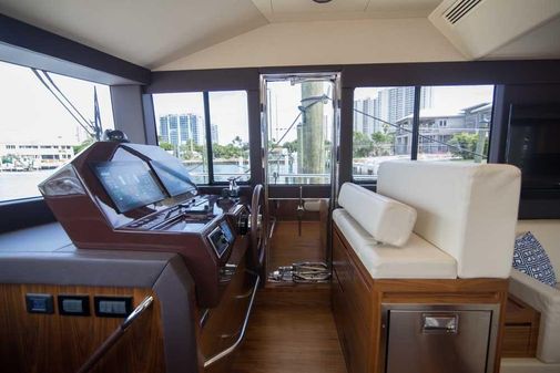 Sundeck Yachts 58 Sport image