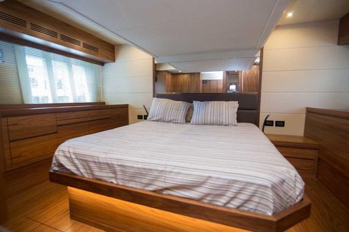 Sundeck Yachts 58 Sport image