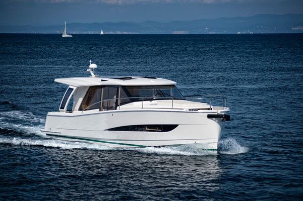 Greenline 39 Hybrid - main image