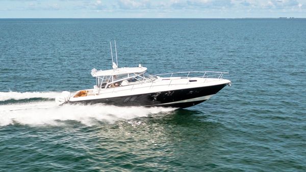 Intrepid 475 Sport Yacht 