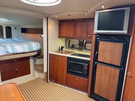 Cruisers Yachts 3870 Express image