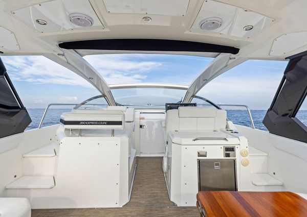 Cruisers Yachts 390 Express Coupe image