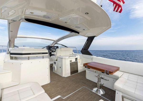 Cruisers Yachts 390 Express Coupe image