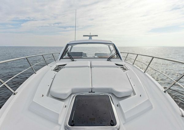 Cruisers Yachts 390 Express Coupe image