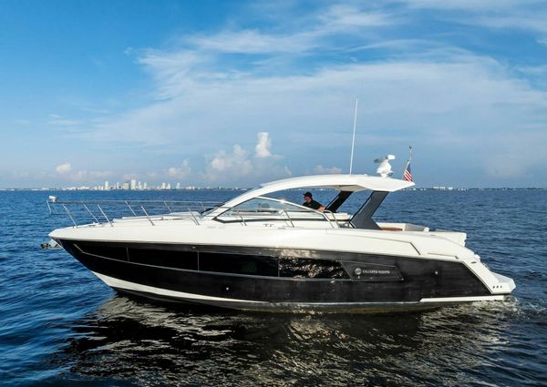 Cruisers Yachts 390 Express Coupe image