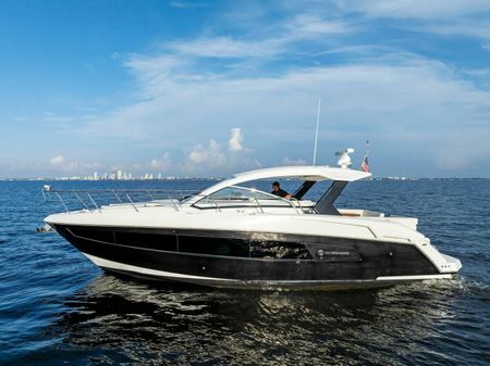 Cruisers Yachts 390 Express Coupe image