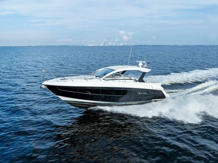 Cruisers Yachts 390 Express Coupe image