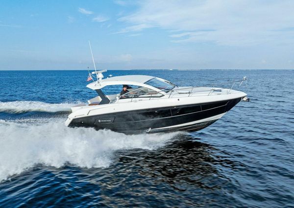 Cruisers Yachts 390 Express Coupe image