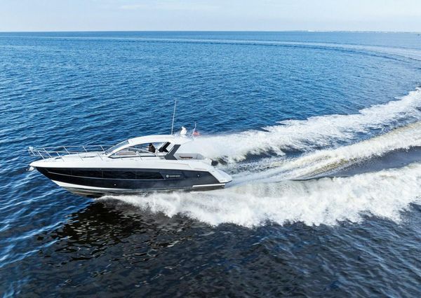 Cruisers Yachts 390 Express Coupe image