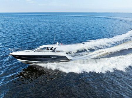 Cruisers Yachts 390 Express Coupe image