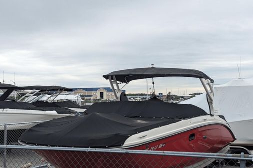 Sea Ray 270 SDX image