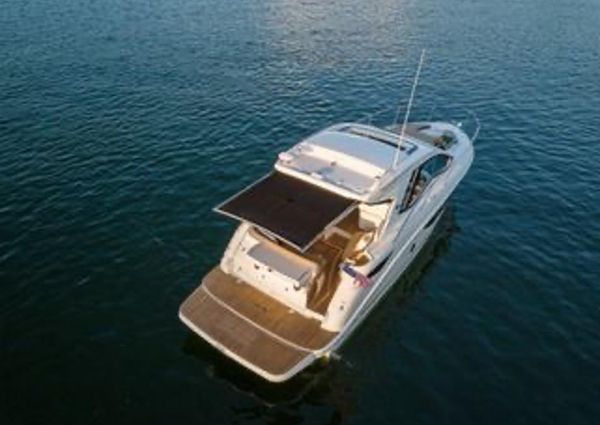 Sea Ray Sundancer 350 Coupe image