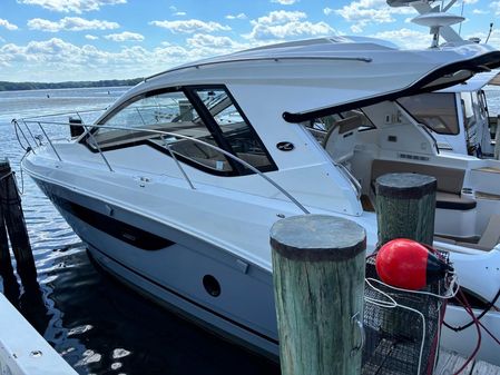 Sea Ray Sundancer 350 Coupe image