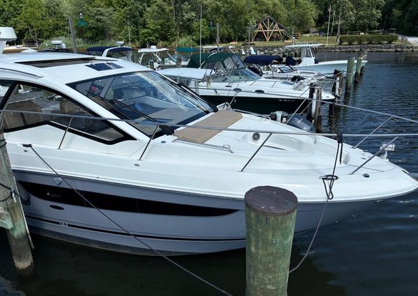 Sea Ray Sundancer 350 Coupe image