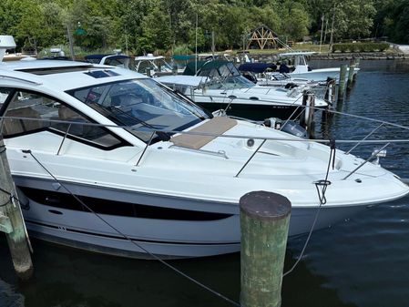 Sea Ray Sundancer 350 Coupe image