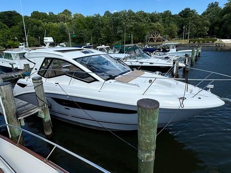 Sea Ray Sundancer 350 Coupe image