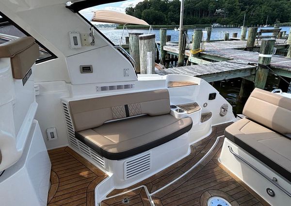 Sea Ray Sundancer 350 Coupe image