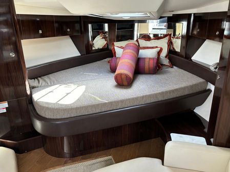 Sea Ray Sundancer 350 Coupe image