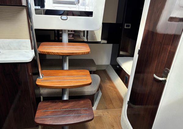 Sea Ray Sundancer 350 Coupe image