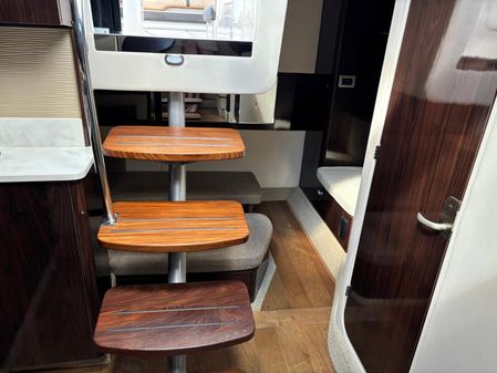 Sea Ray Sundancer 350 Coupe image