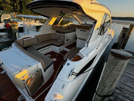 Sea Ray Sundancer 350 Coupe image