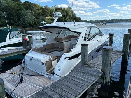 Sea Ray Sundancer 350 Coupe image