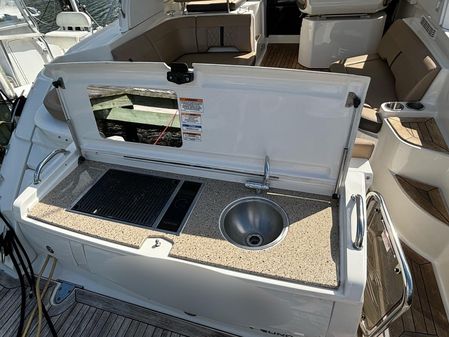 Sea Ray Sundancer 350 Coupe image