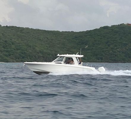 Boston Whaler 350 Realm - main image