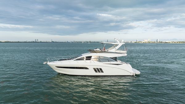 Sea Ray Fly 510 
