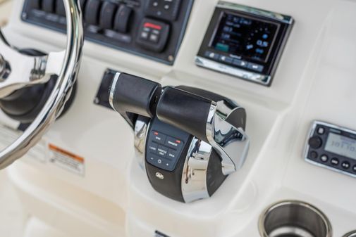 Boston-whaler 250-OUTRAGE image