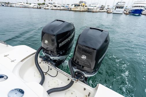 Boston-whaler 250-OUTRAGE image