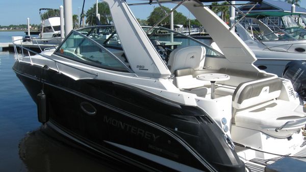 Monterey 280 Sport Yacht