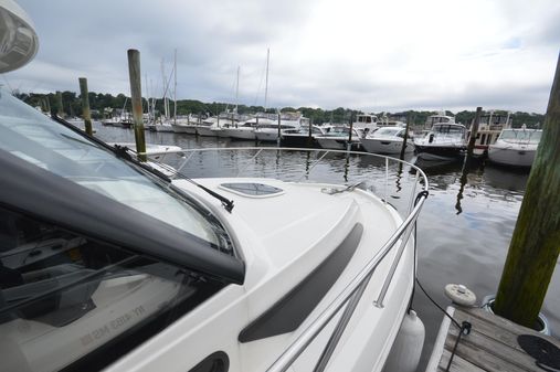 Boston Whaler 325 Conquest image