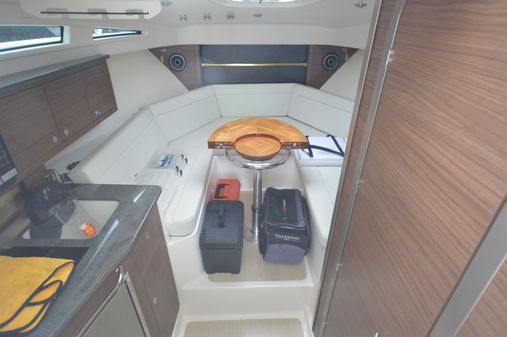 Boston Whaler 325 Conquest image