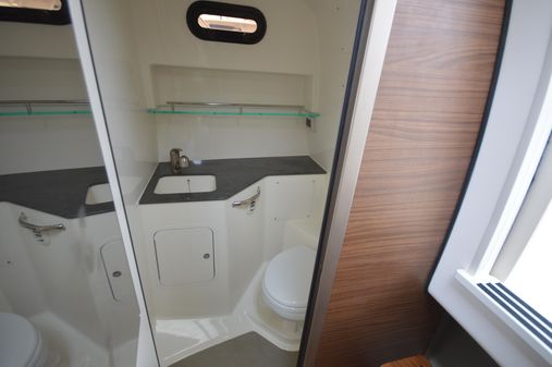 Boston Whaler 325 Conquest image
