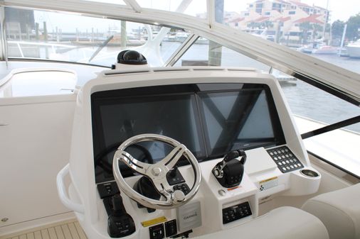 Intrepid 475 Sport Yacht image